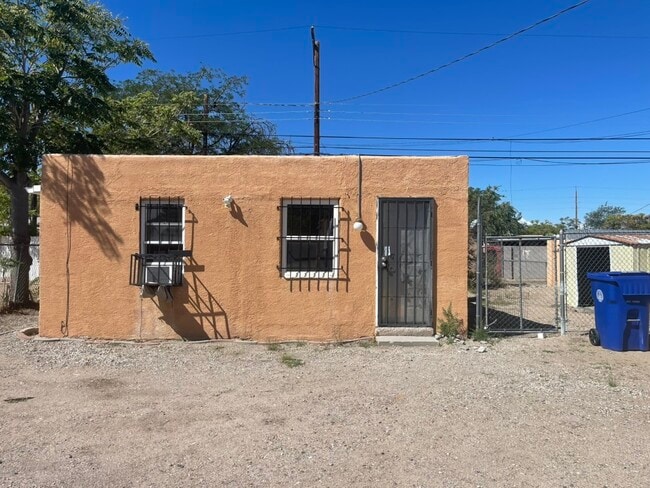 Building Photo - 1919 Edith Blvd SE
