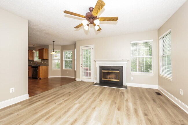 Foto del edificio - 5120 Pebble Creek Dr