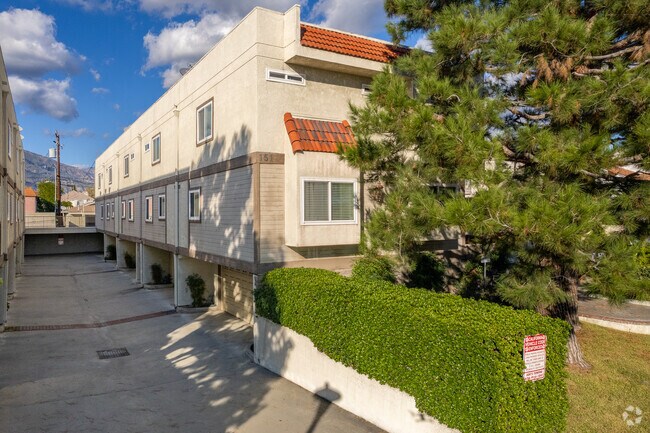 Foto del edificio - 145-151 Bonita St