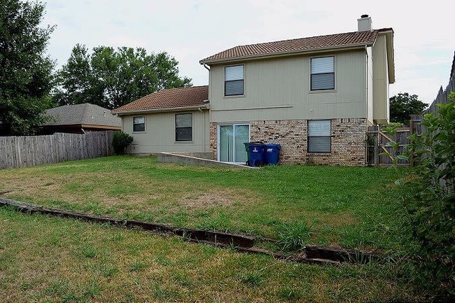 Foto del edificio - 6465 Green Ridge Dr