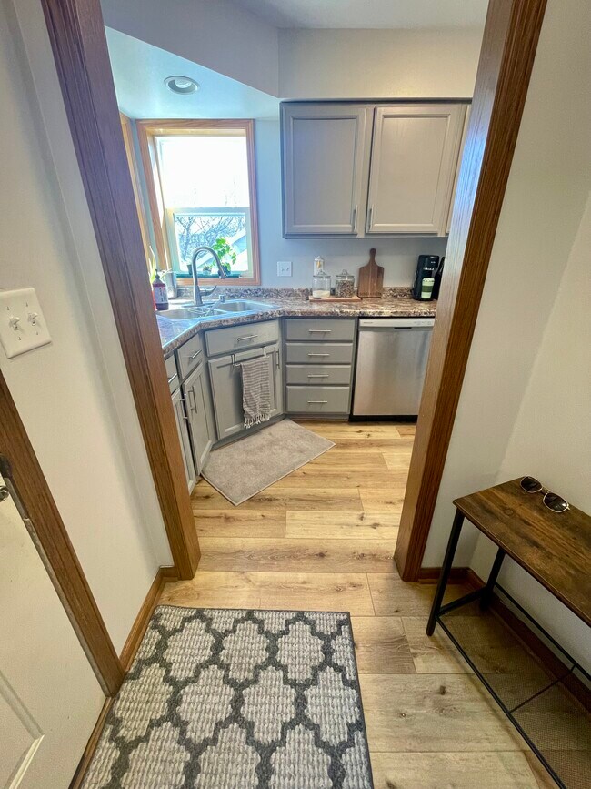 Foto del edificio - 3018 Maple Valley Dr