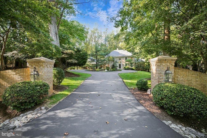 Photo - 9454 Newbridge Drive Unit