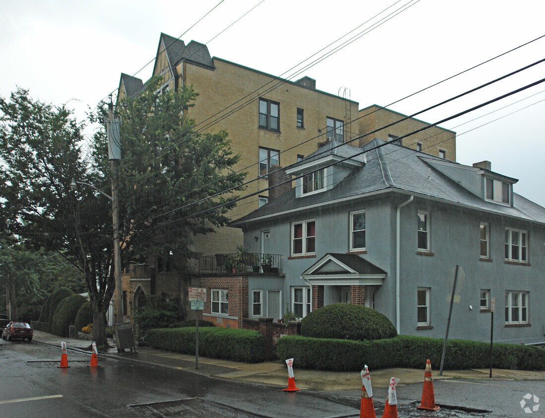 Building Photo - 37 Hamilton Pl