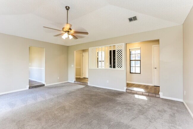 Foto del edificio - 8539 Echoridge Ct