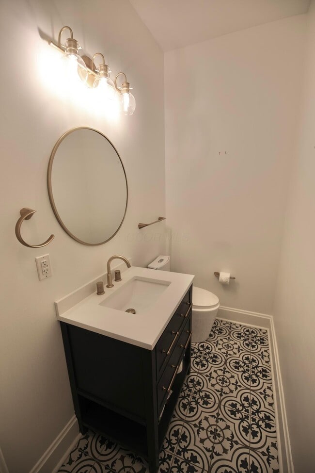 Building Photo - 310 E Beck St