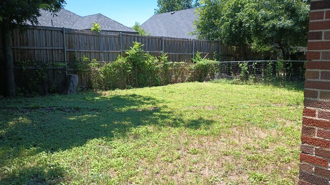 Building Photo - 839 Lambert St