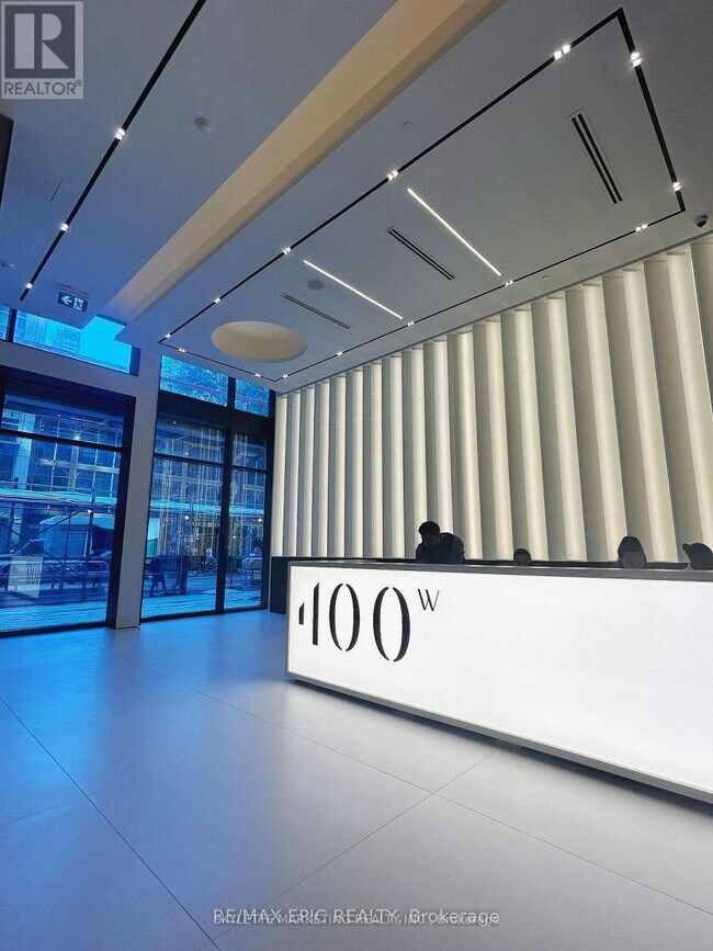 Photo du bâtiment - 400 King St W