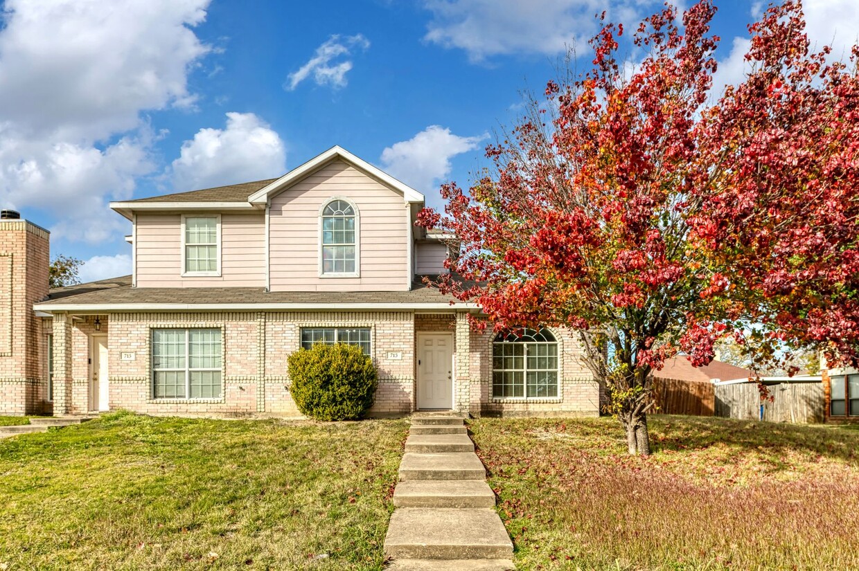 Primary Photo - GORGEOUS DUPLEX IN LANCASTER