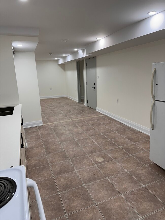 Building Photo - 251 Archdekin Dr