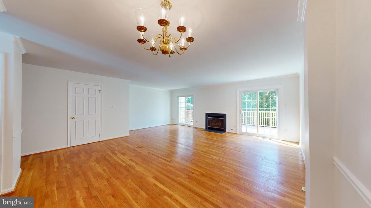 Foto del edificio - 5739 Oakshore Ct