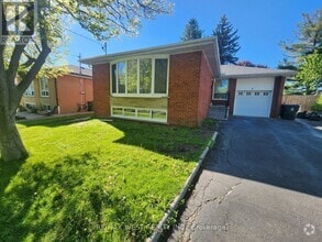 Building Photo - 5 Ludgate Dr