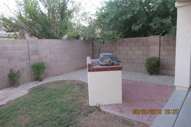 Foto del edificio - Coming Soon-  3 Bed 2 Bath Single Level in...