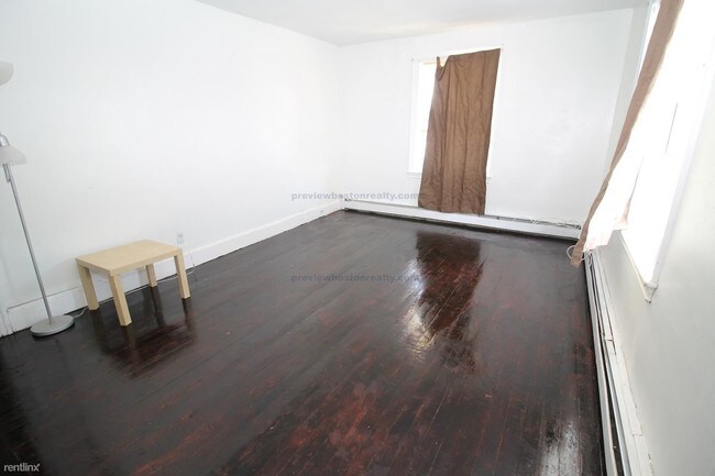 Foto del edificio - 6 br, 2 bath  - 36 Newcastle Rd # Bs