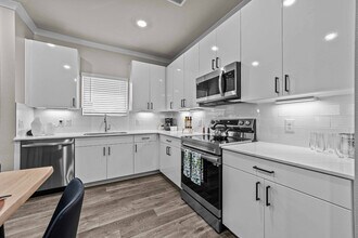 Building Photo - Estates of McKinney