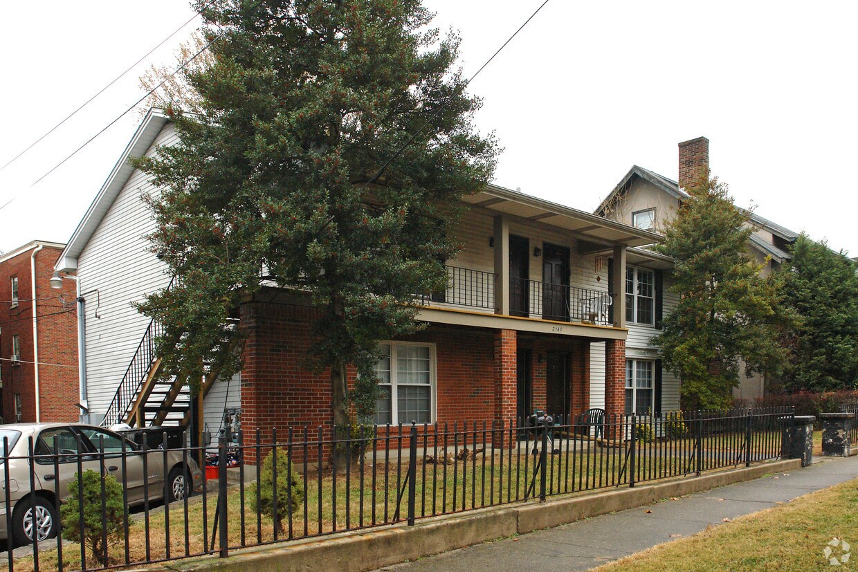 Foto del edificio - 2149 Sherwood Ave