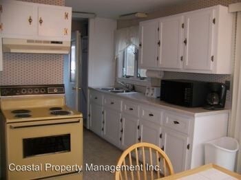 Building Photo - 3 br, 1 bath House - 27 New County Road