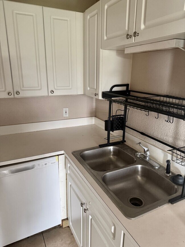 Building Photo - 13761 Juniper Blossom Dr