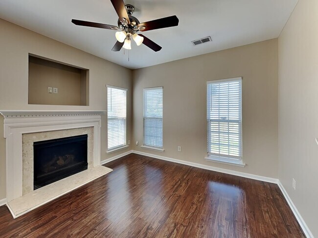 Building Photo - 13437 Planters Row Dr