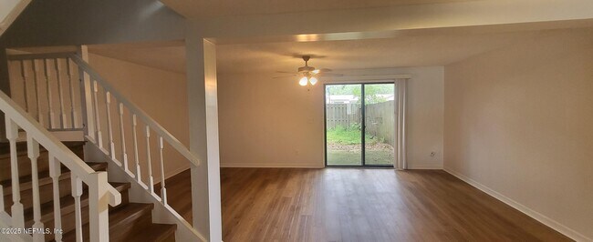 Foto del edificio - 7109 Prestwick Cir N