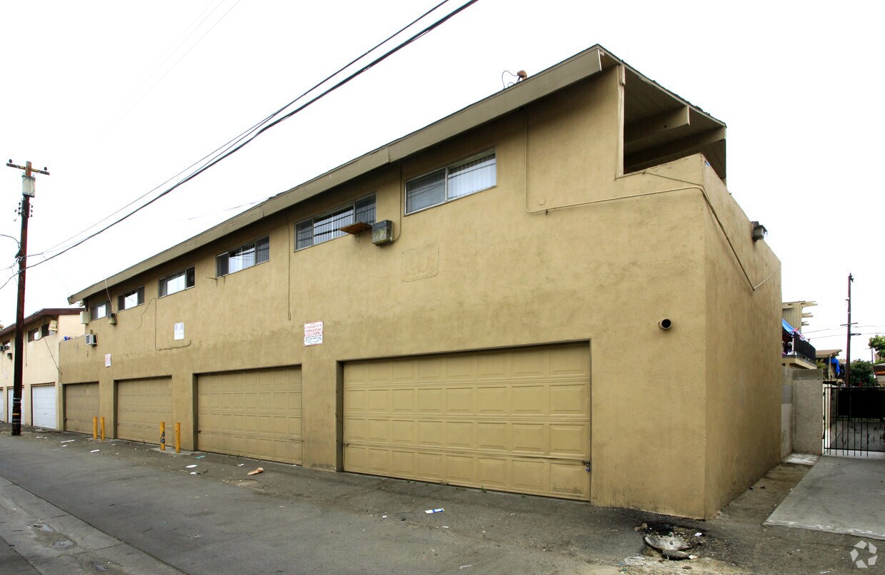 Building Photo - 319 E Leatrice Ln