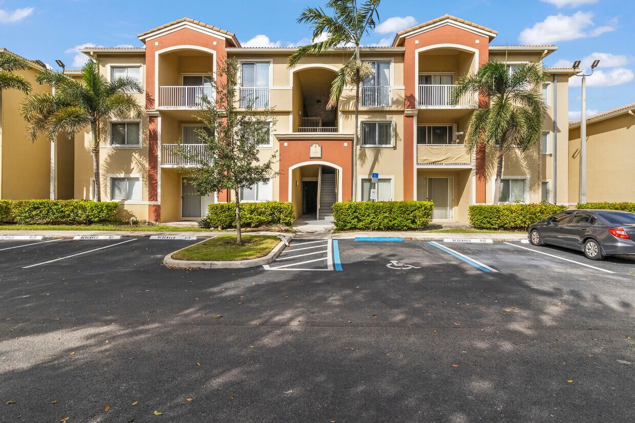 Photo - 7085 Nova Dr (Davie, FL)