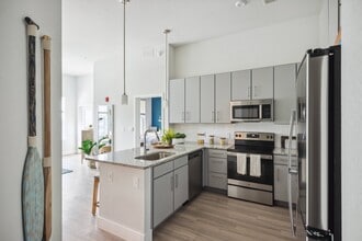 Building Photo - Waverly Terrace