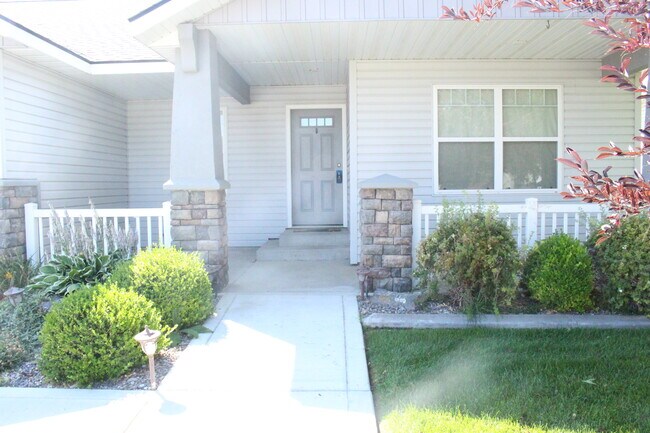 Foto del edificio - 1163 Knoll Ridge Rd