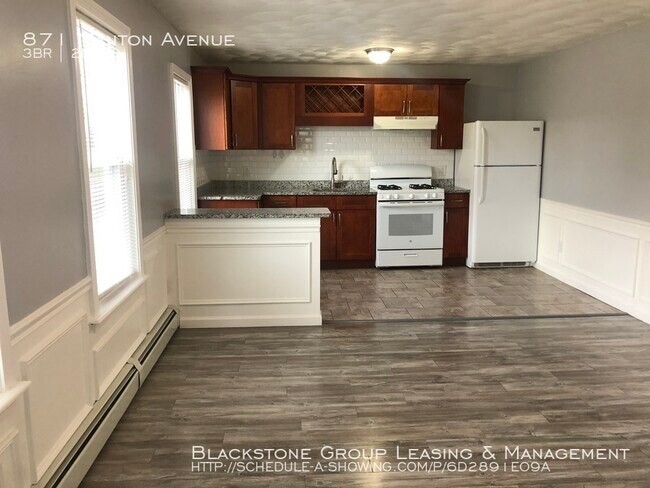 Building Photo - 871 Manton Avenue