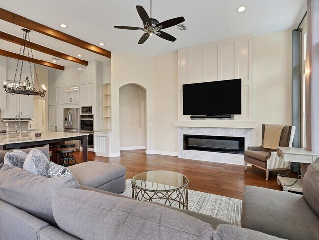 Foto del edificio - Turnkey Furnished Annual Rental