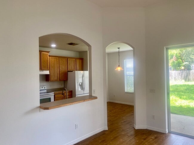Building Photo - Beautiful 3/2 Home in Citrus Park Area!