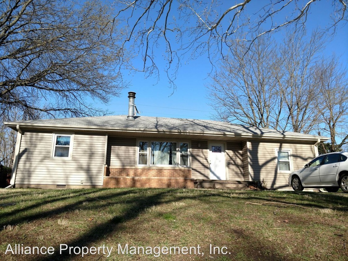 Foto principal - 4 br, 1 bath Apartment - 1509 Jarvis Dr.