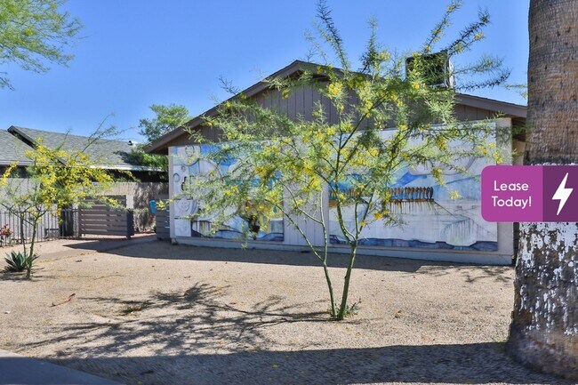 Building Photo - 1421 E Roosevelt St