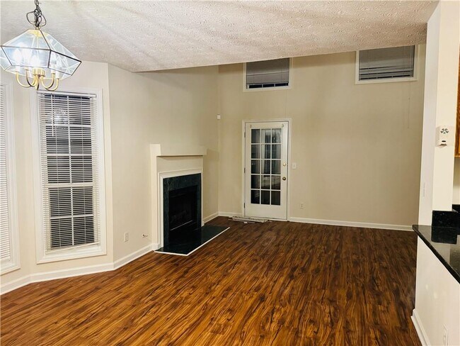 Building Photo - 815 Camelon Ct