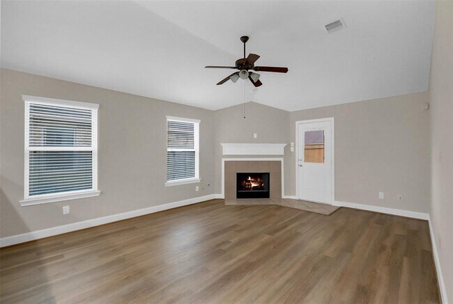 Foto del edificio - 10143 Rose Willow Ln