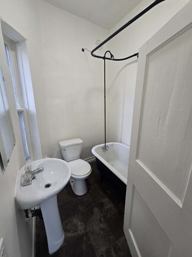 Photo du bâtiment - 501 McMillan Ave