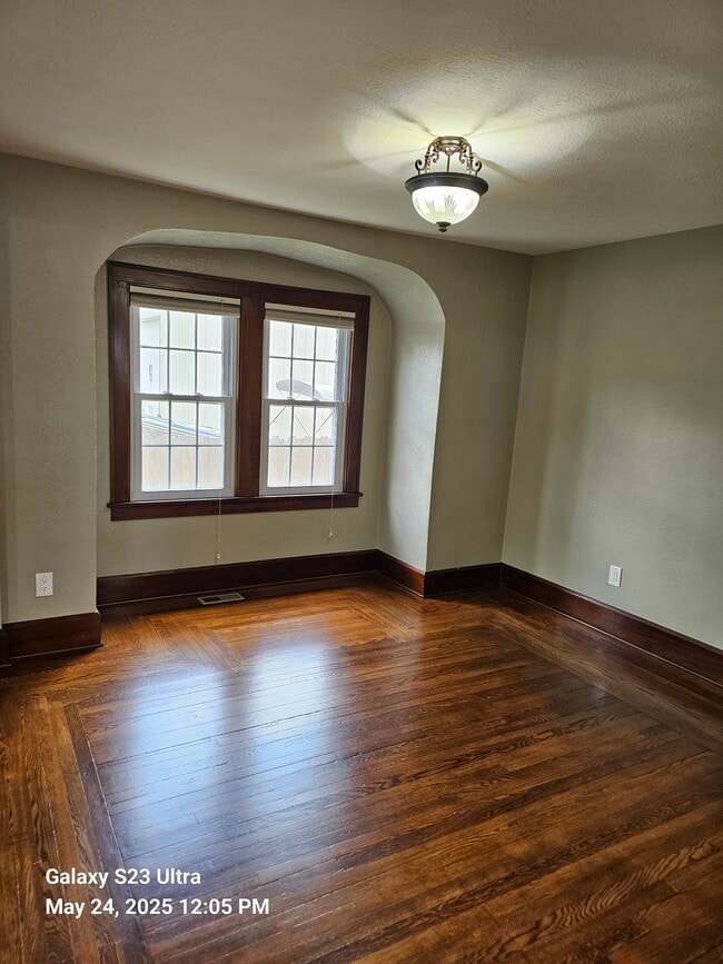 Building Photo - 41719 Edison Ct