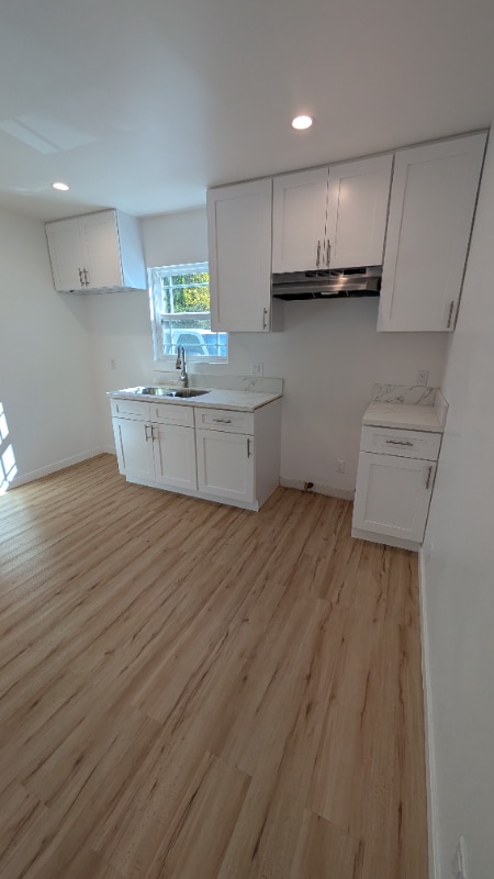 Foto del edificio - 1611 N Grape Ave