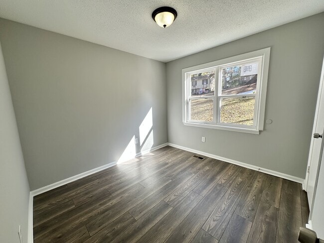 Building Photo - 1825 5th Way NW