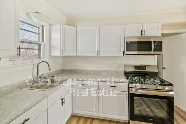 Building Photo - 28 Apple Ln