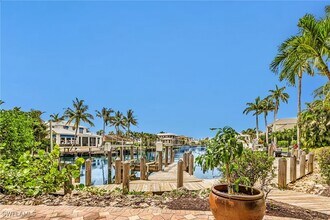 Building Photo - 1825 6th St S Building Photo - 1825 6th St S