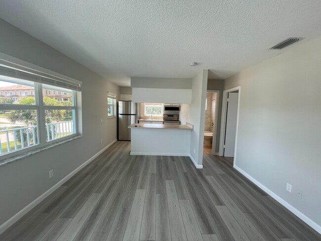 Building Photo - 661 Hernando St