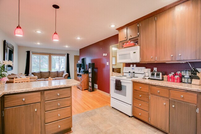 Foto del edificio - 996 Larpenteur Ave West