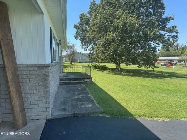 Foto del edificio - 520 Hopewell Rd