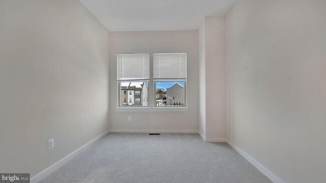 Building Photo - 13170 Arches Rd