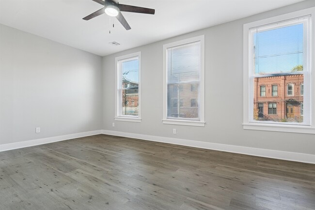 Foto del edificio - 324 Pacific Ave