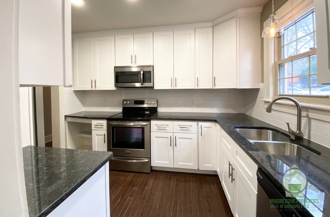 Building Photo - 210 W Faris Rd