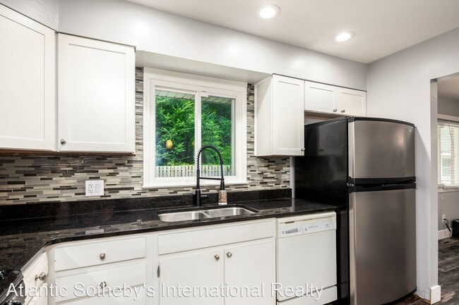 Building Photo - 3 br, 1.5 bath House - 3004 Milford Lane