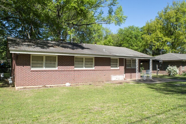 Building Photo - 1118 Lombard Dr