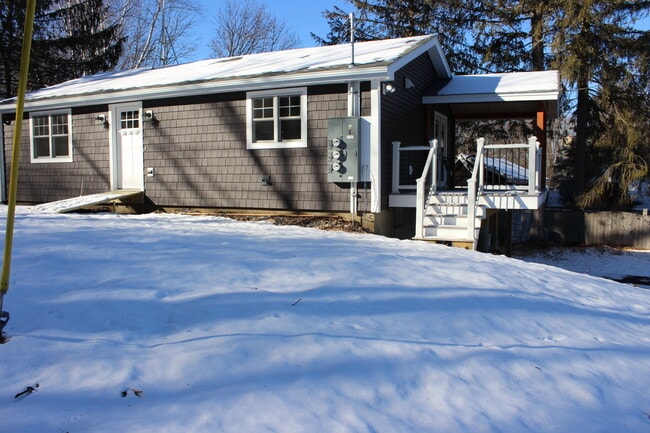 Building Photo - 1 Hillrise Ln