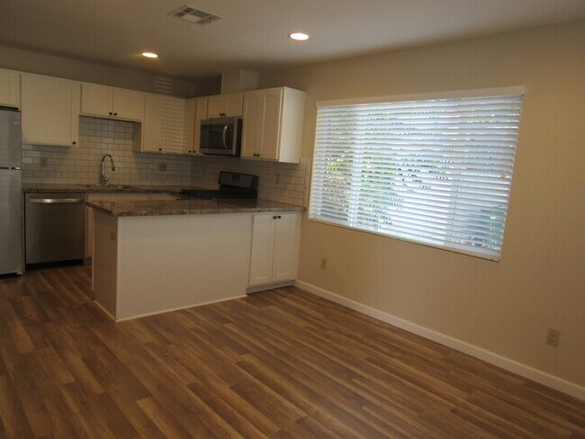 Foto del edificio - 1117 Buena Vista Avenue